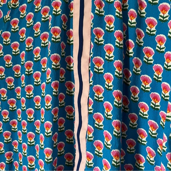 THML Blue Floral Top with Smocked Neck Size M - Picture 2 of 6